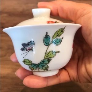 Chinses porcelain tea tureen